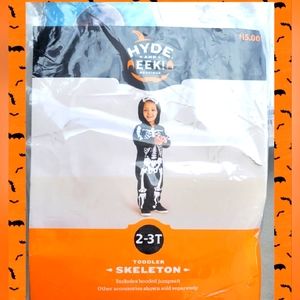 Toddler skeleton costume 💀